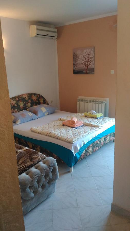 Apartment Angelina Risan Esterno foto